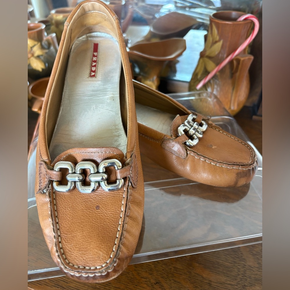 Vintage Prada, driving shoes, leather with metal chain accents. 37.5/Size 7 US. - Picture 12 of 12